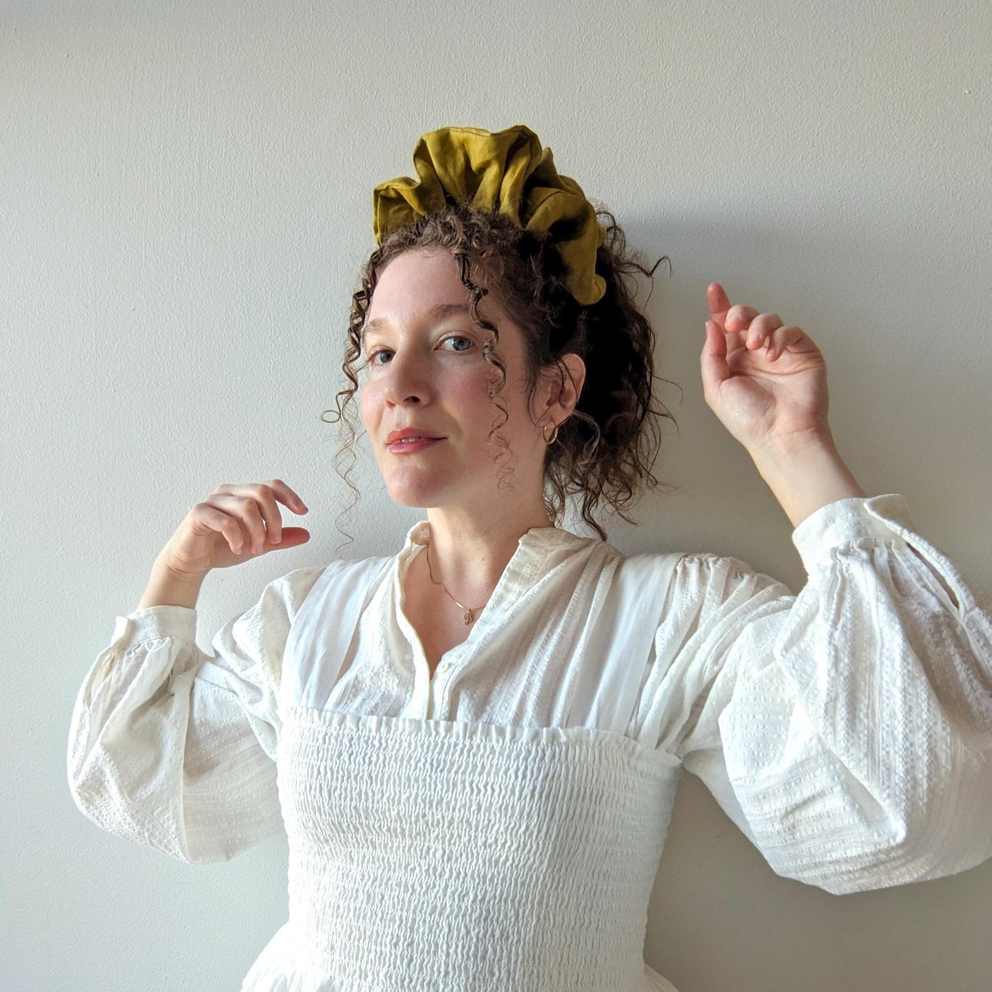 Big linen scrunchie in chartreuse