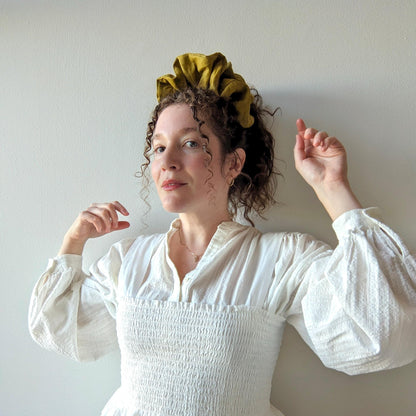 Big linen scrunchie in chartreuse