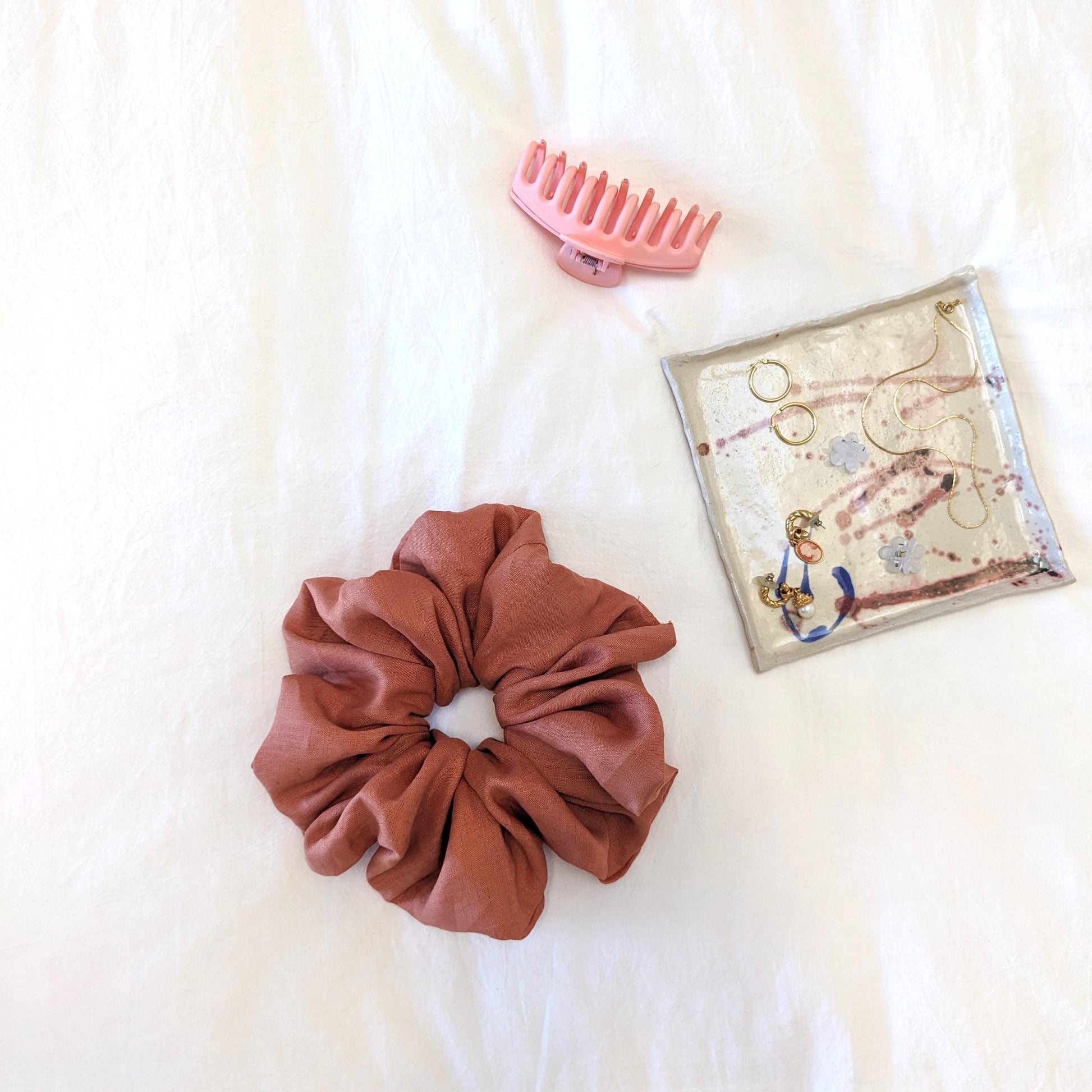Oversized linen scrunchie in orange