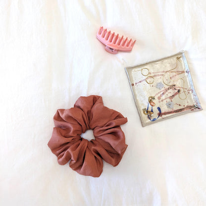 Oversized linen scrunchie in orange